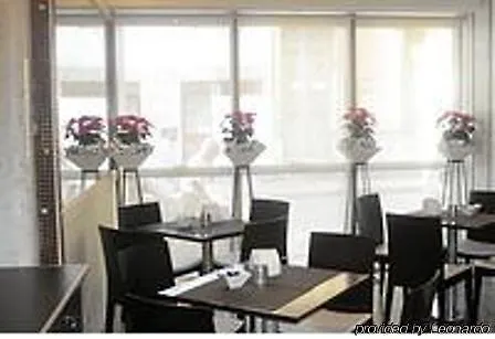 Zoom Apartments Hotel 